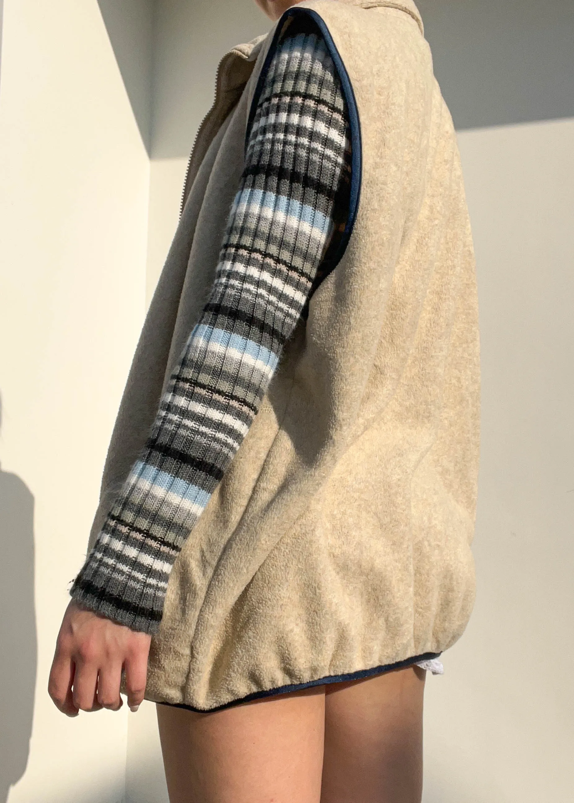 Izod 90's Fleece Vest (L-XL)
