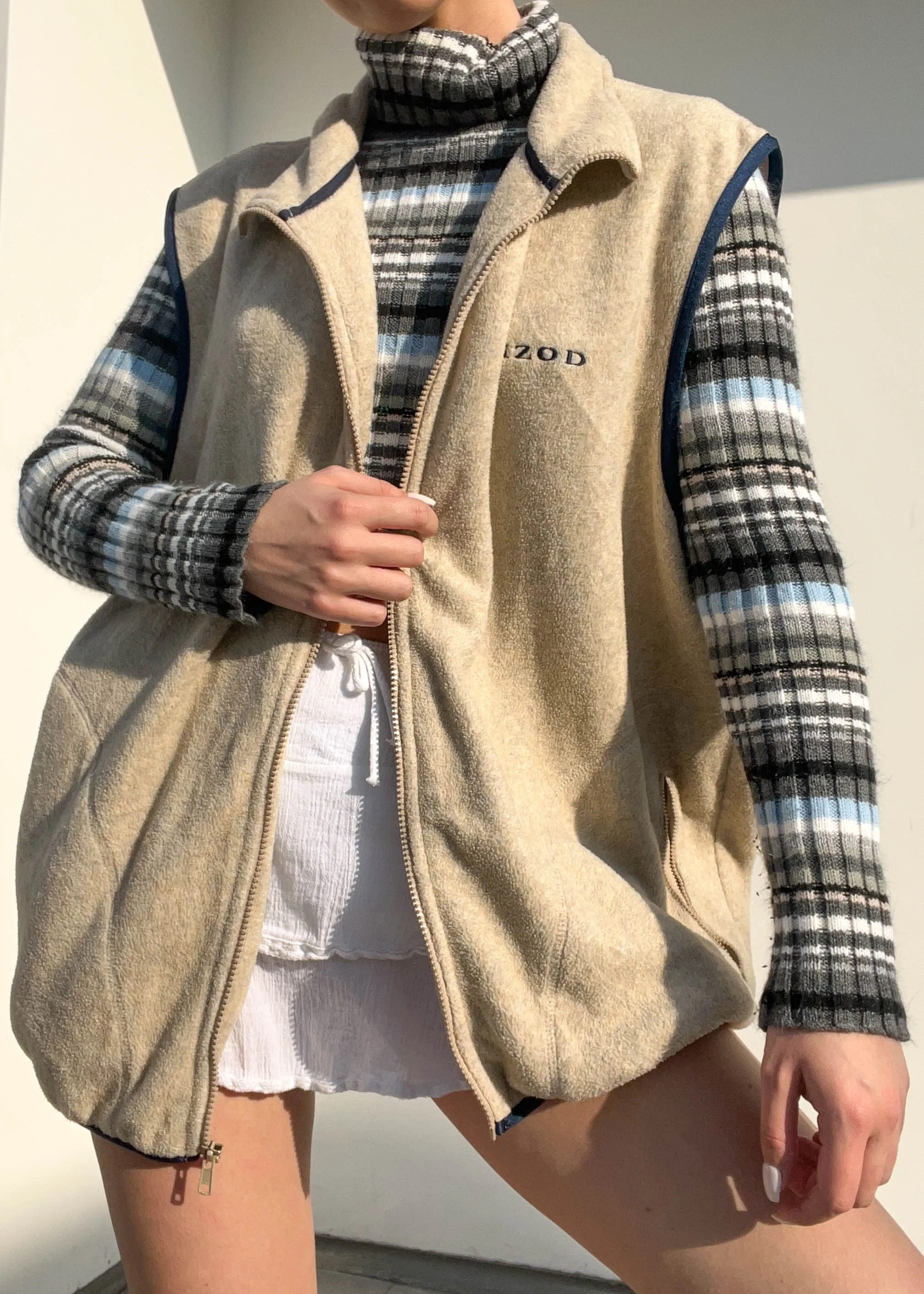 Izod 90's Fleece Vest (L-XL)